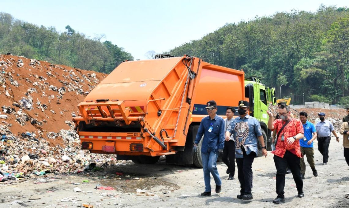 Sikapi TPPAS Sarimukti Penuh, Pemprov Jabar Galang Aksi Kurangi Sampah